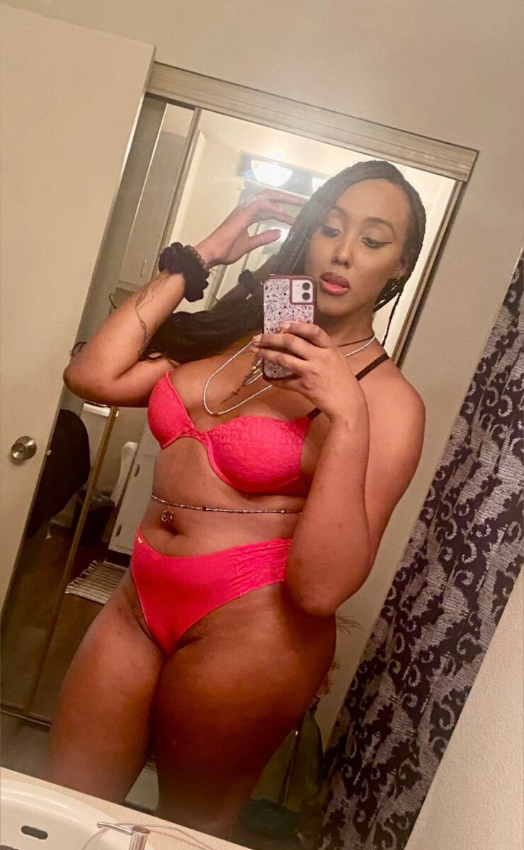 Hazelebony (@hazelebony), OnlyFans creator