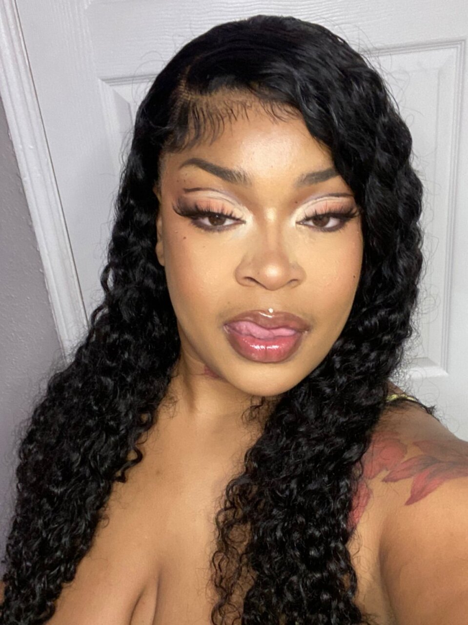Heavenly143 (@heavenly143), OnlyFans creator