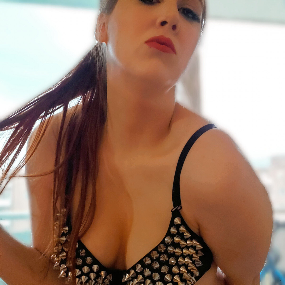 Heavymetalhuntress (@heavymetalhuntress), OnlyFans creator