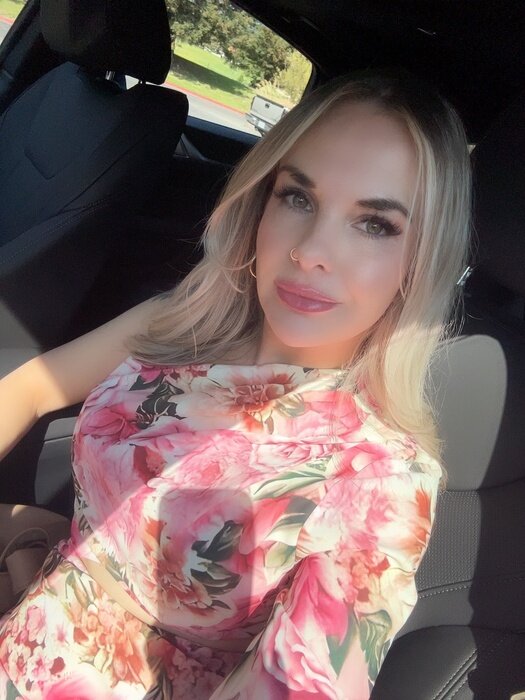Helaxrae (@helaxrae), OnlyFans creator