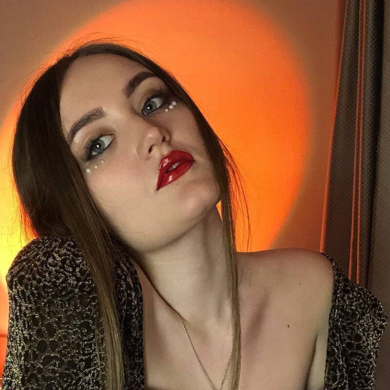 Helenlittlerose (@helenlittlerose), OnlyFans creator