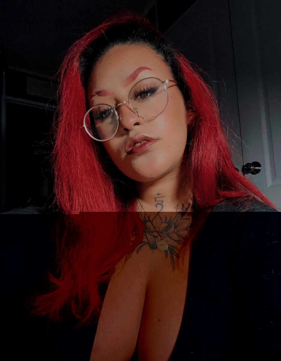 Hellbelle80085 (@hellbelle80085), OnlyFans creator