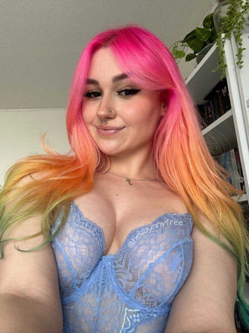 Hellbunnyfree (@hellbunnyfree), OnlyFans creator