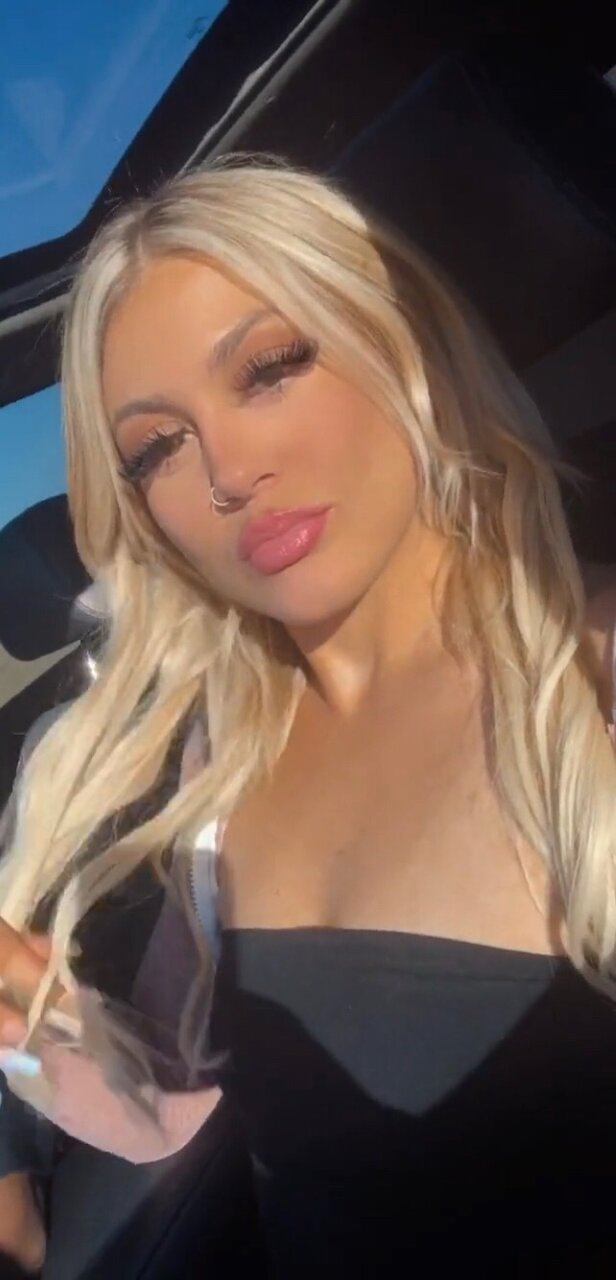 Hellcatblondie (@hellcatblondie), OnlyFans creator