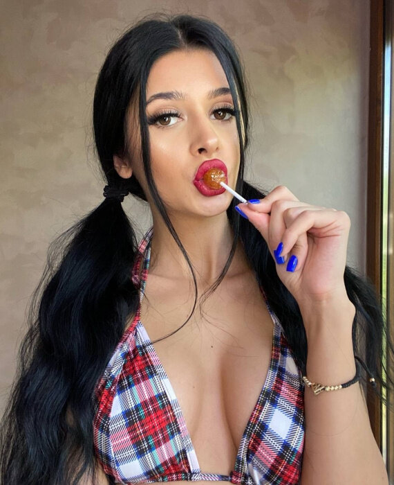 Hellenprincess (@hellen-princess), OnlyFans creator