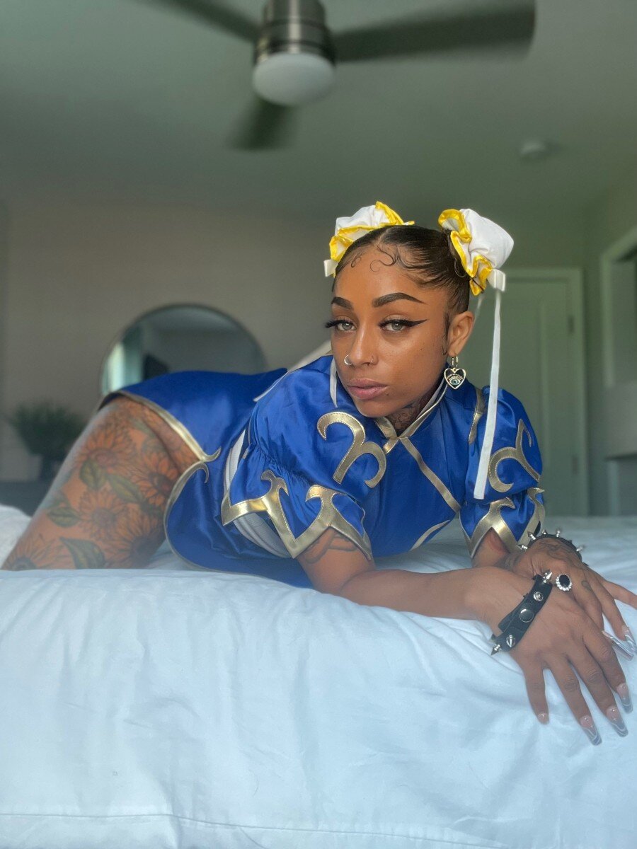 Helloomcfly (@helloomcfly), OnlyFans creator