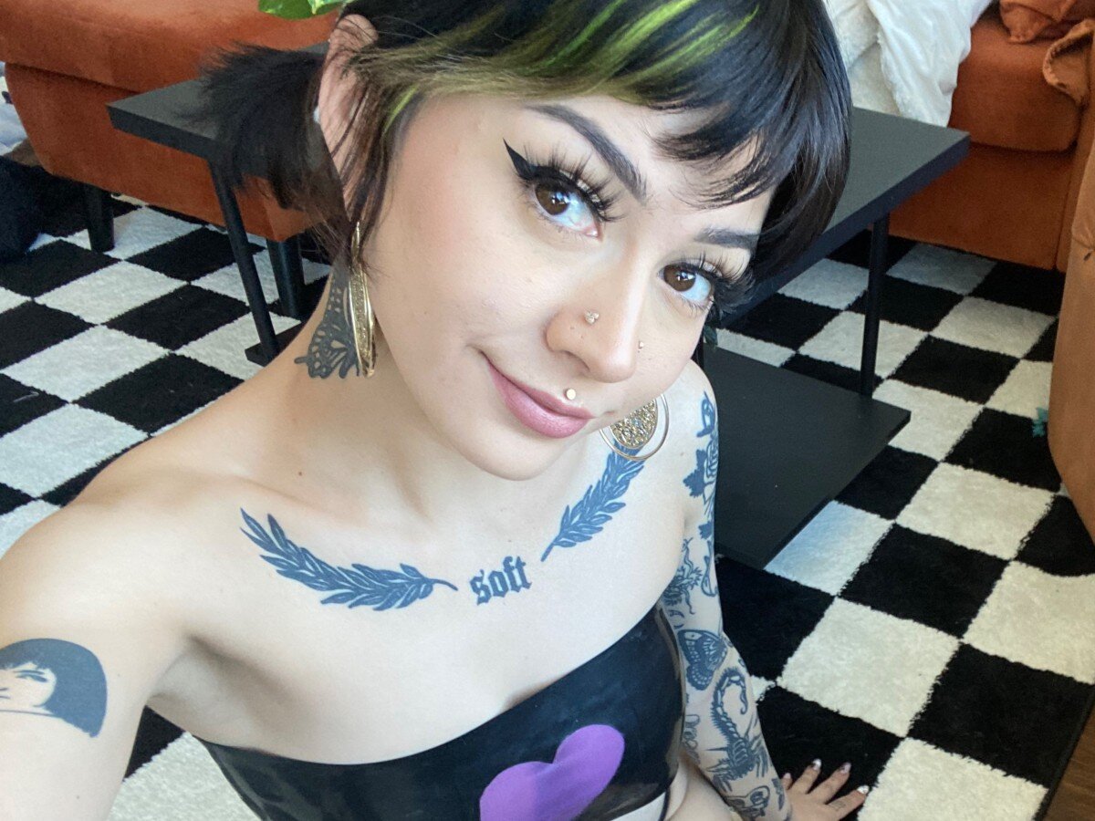 Helluhvegan (@helluhvegan), OnlyFans creator