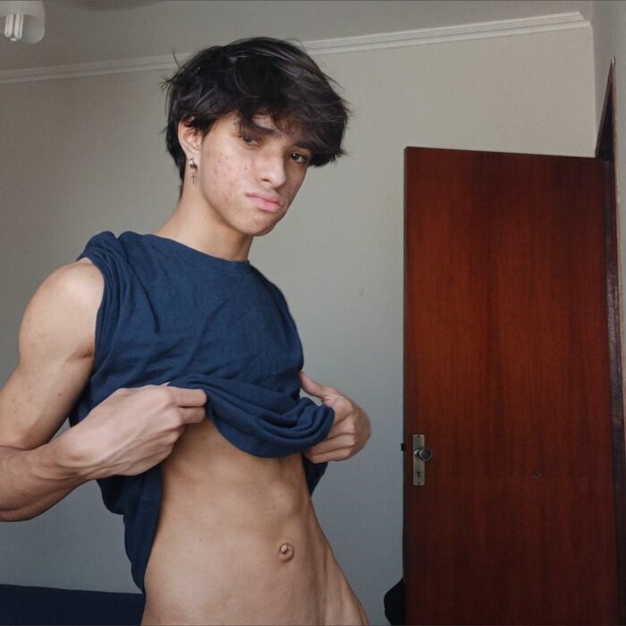 Henri (@henri_castro18), OnlyFans creator