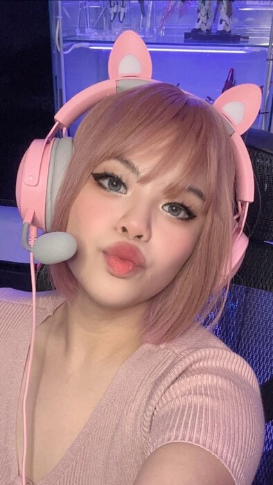 Heyhinaa (@heyhinaa), OnlyFans creator