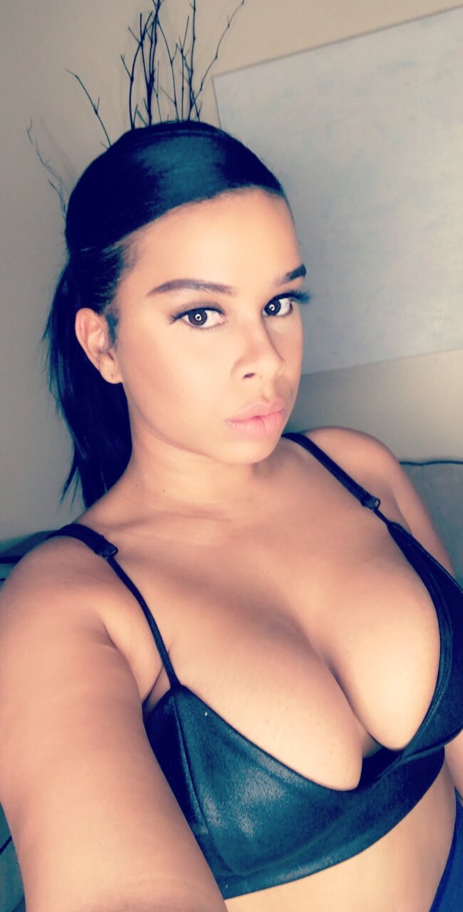 Hiam1102 (@hiam1102), OnlyFans creator