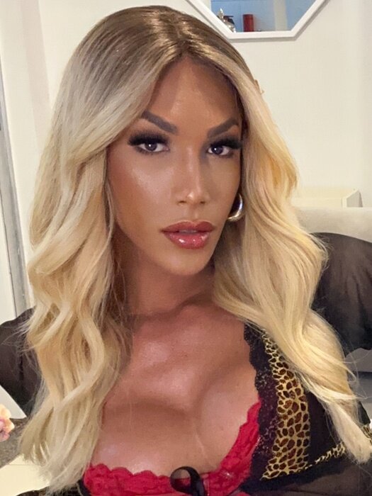 so (@hilaryxxl), OnlyFans creator