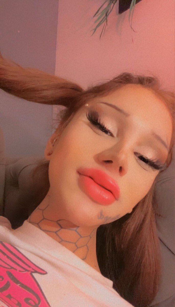 Hirahelis (@hirahelis), OnlyFans creator