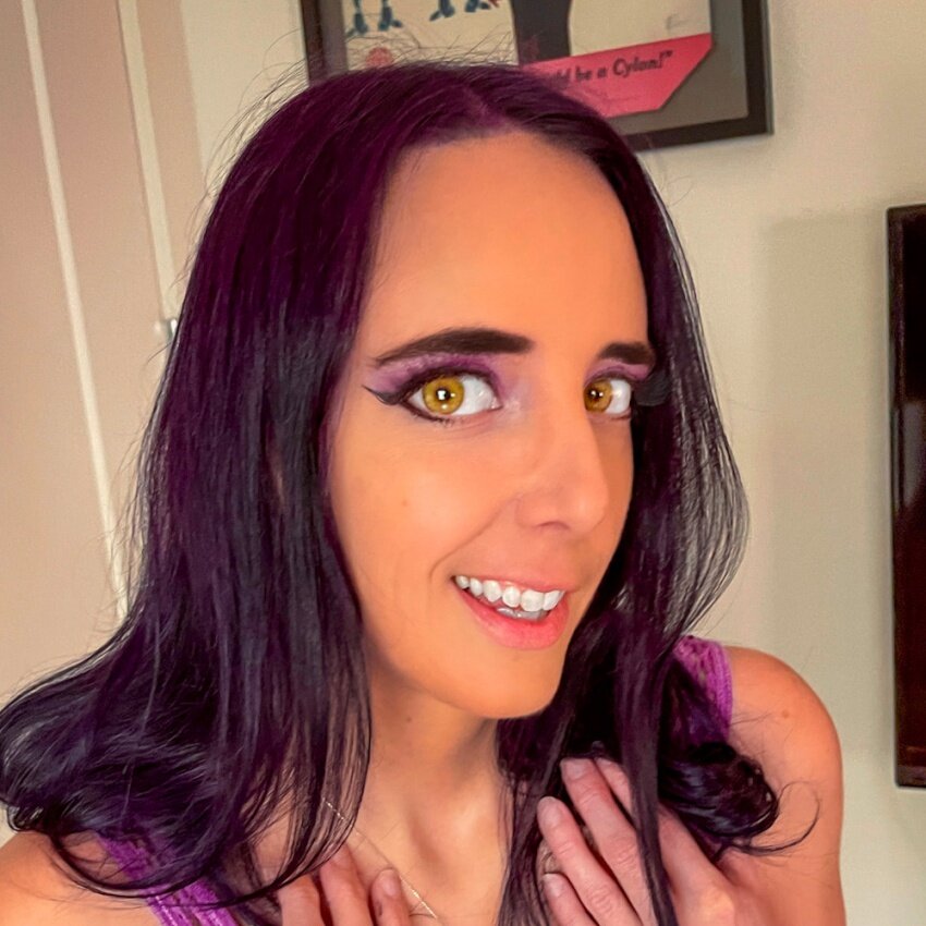 Angela (@hobbyafterdark), OnlyFans creator