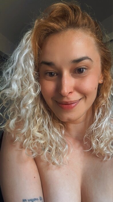 Hojesimbruna (@hojesimbruna), OnlyFans creator