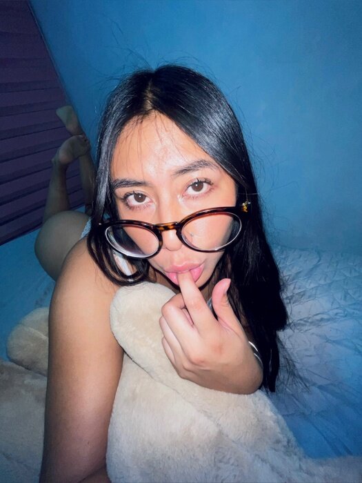 Holasoyluuuz (@holasoyluuuz), OnlyFans creator
