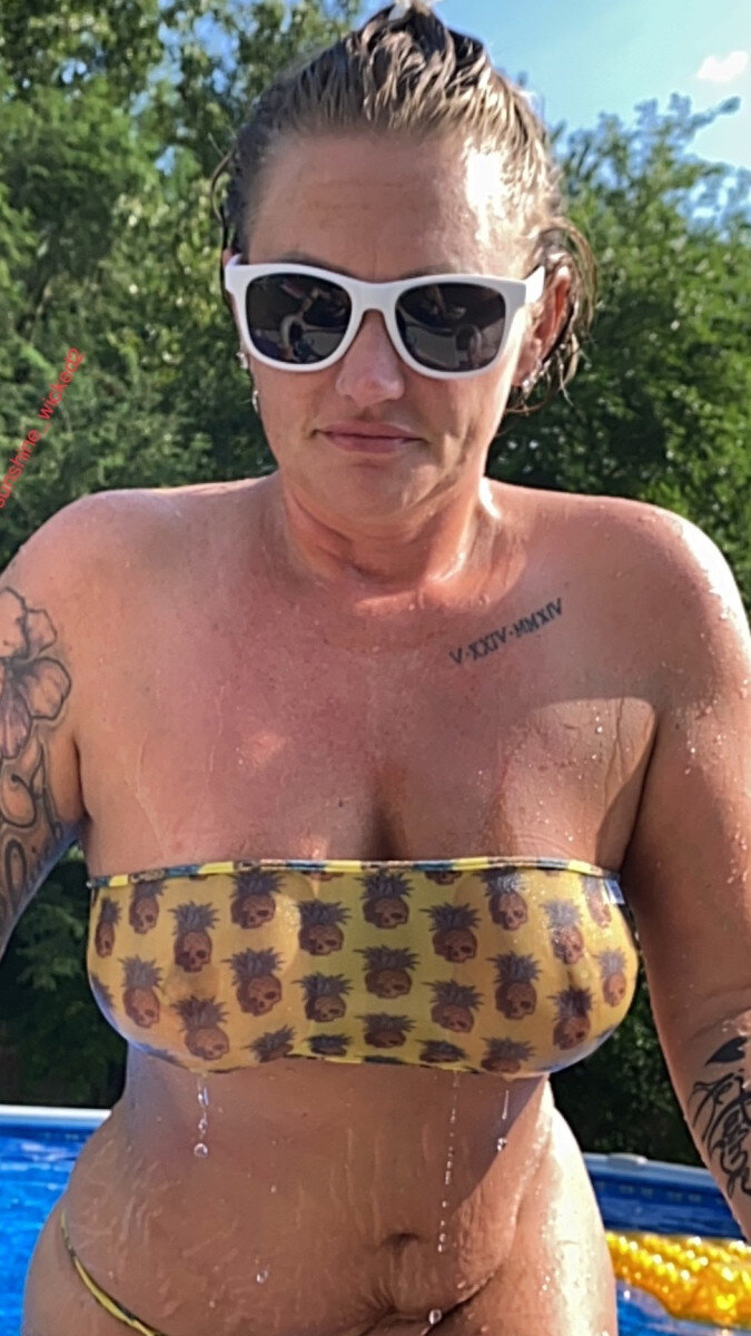 Holliess (@holliess), OnlyFans creator