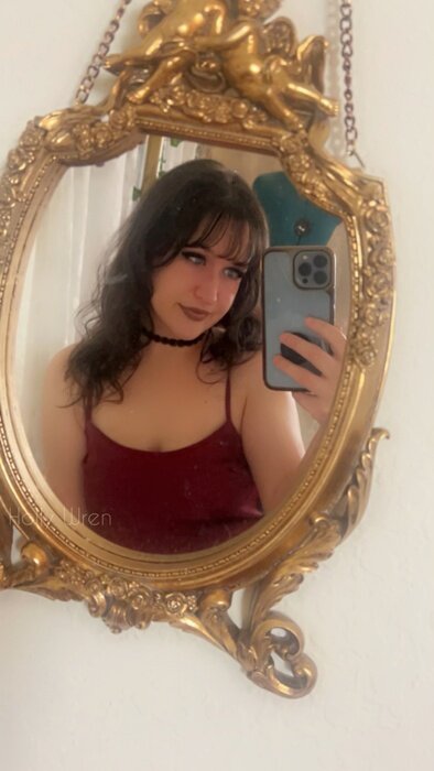 Hollywren (@hollywren), OnlyFans creator