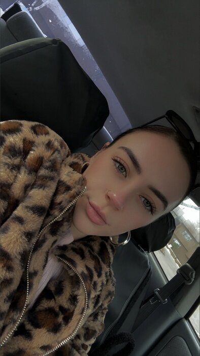 Honeybee191 (@honeybee191), OnlyFans creator