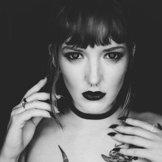 Honeyblaqk (@honeyblaqk), OnlyFans creator