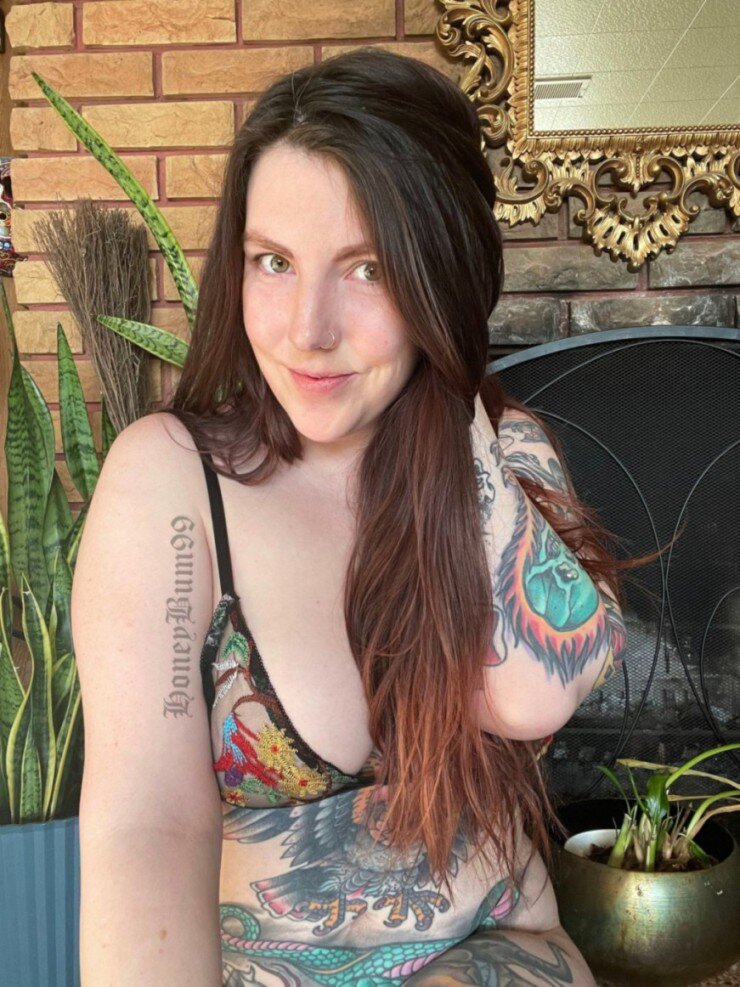 Honeybum99 (@honeybum99), OnlyFans creator
