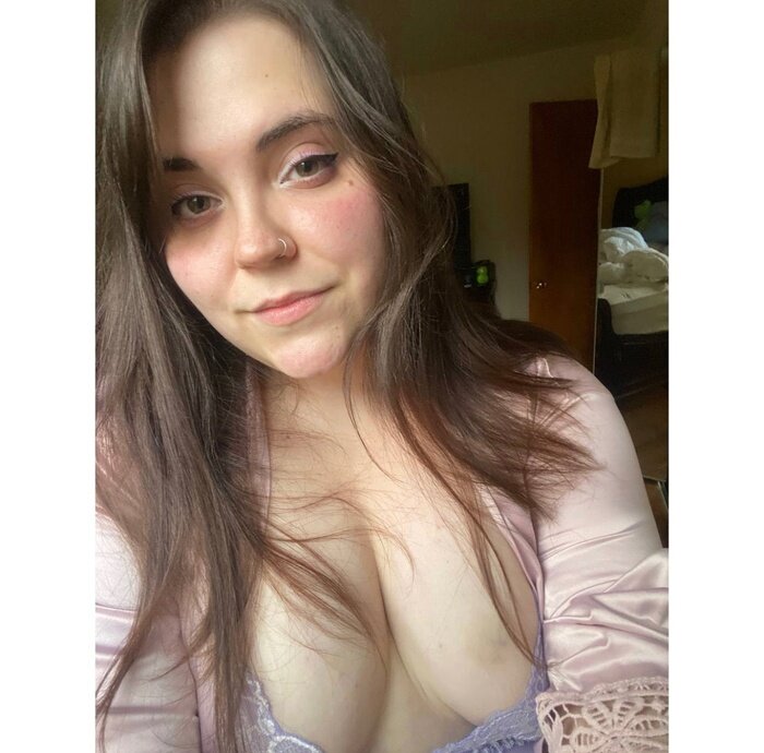 Honeybun521 (@honeybun521), OnlyFans creator