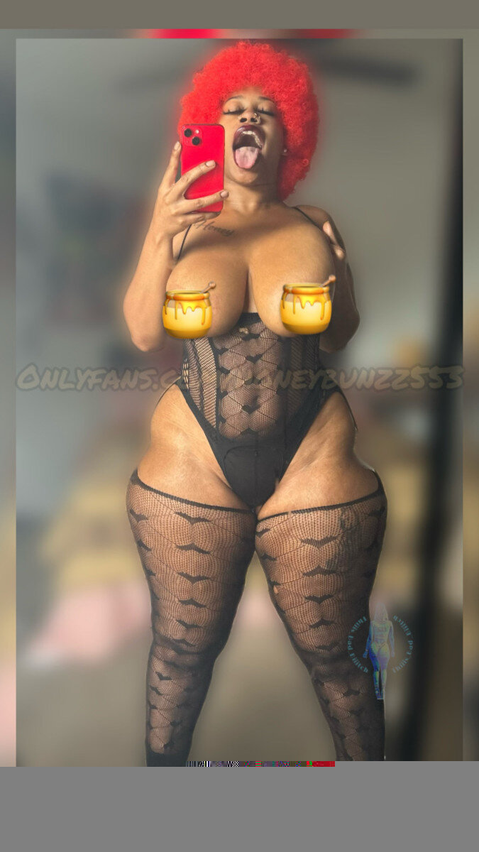 Honeybunzz553 (@honeybunzz553), OnlyFans creator