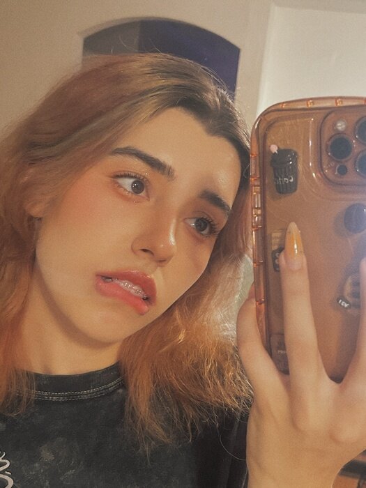 Honeyglazedbandaids (@honeyglazedbandaids), OnlyFans creator