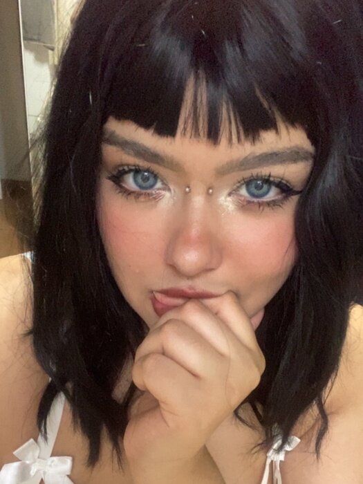 Honeymoonluve (@honeymoonluve), OnlyFans creator