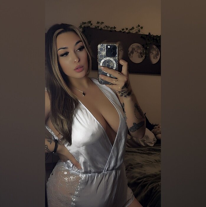 Honeyvixen69 (@honeyvixen69), OnlyFans creator