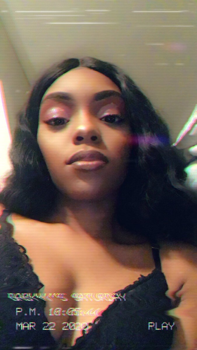 Honeyyiana (@honeyyiana), OnlyFans creator