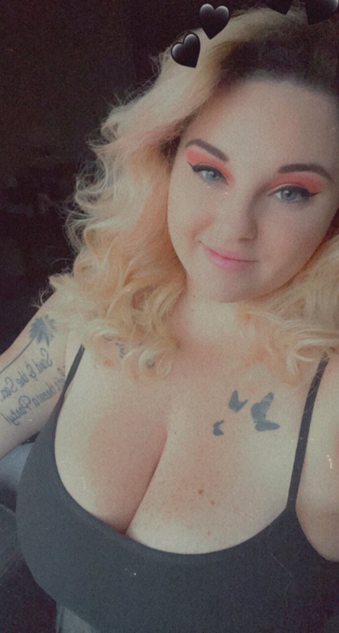 Hookahqueeen (@hookahqueeen), OnlyFans creator