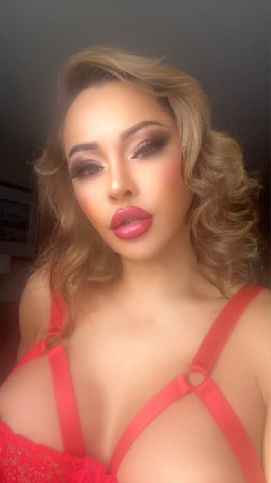 Hotcandybella (@hotcandybella), OnlyFans creator