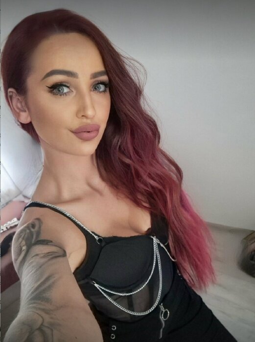 Hotcherryx (@hotcherryx), OnlyFans creator