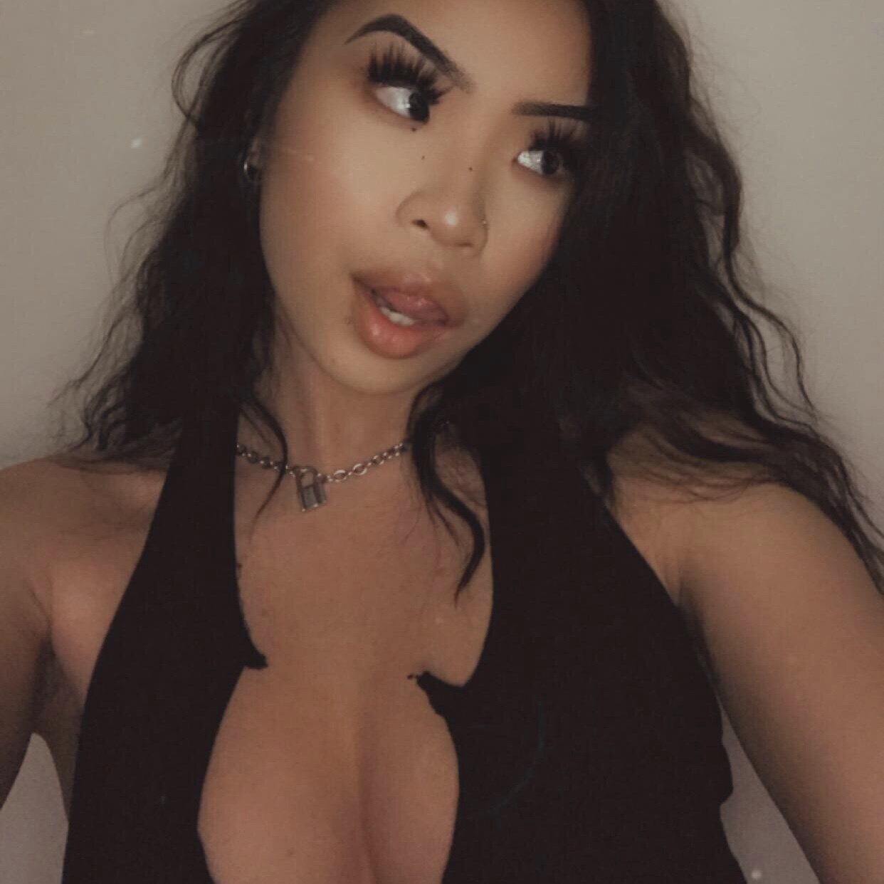 Hotgrlshit (@hotgrlshit), OnlyFans creator