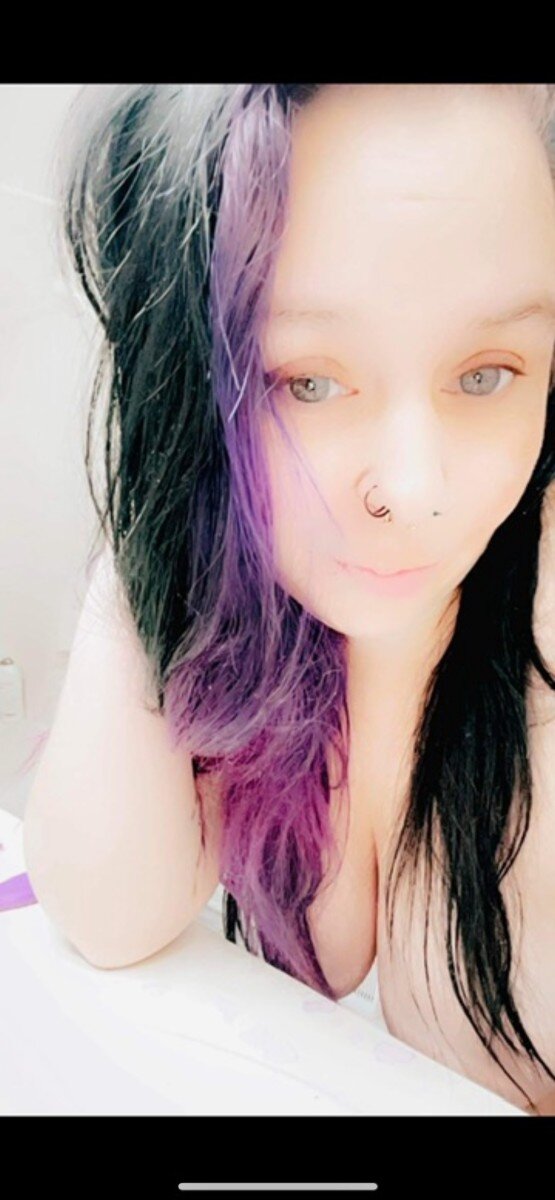 Hotmessmama90 (@hotmessmama90), OnlyFans creator
