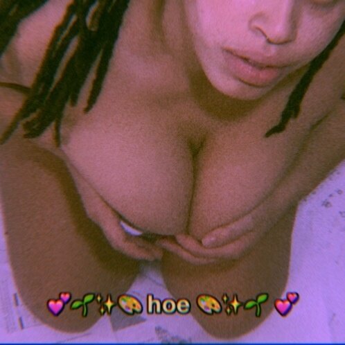 Hotpockethoe (@hotpockethoe), OnlyFans creator