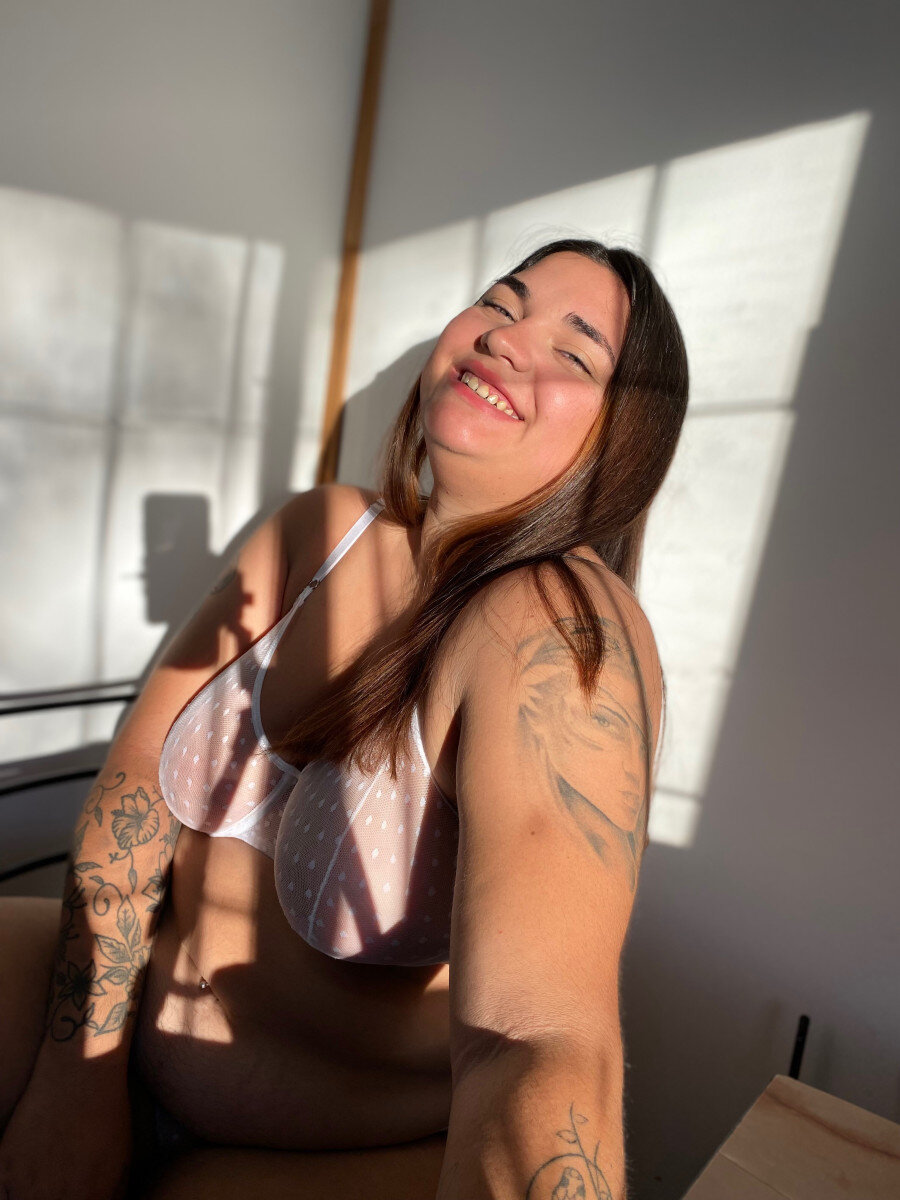 Hotpussy00 (@hotpussy00), OnlyFans creator