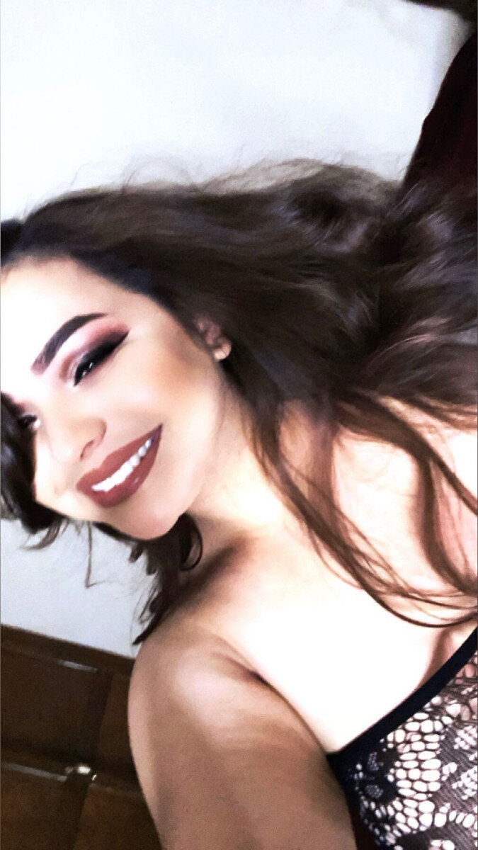 Hotwifeamara (@hotwifeamara), OnlyFans creator