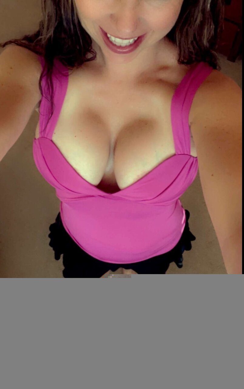Hotwifeautumn (@hotwifeautumn), OnlyFans creator