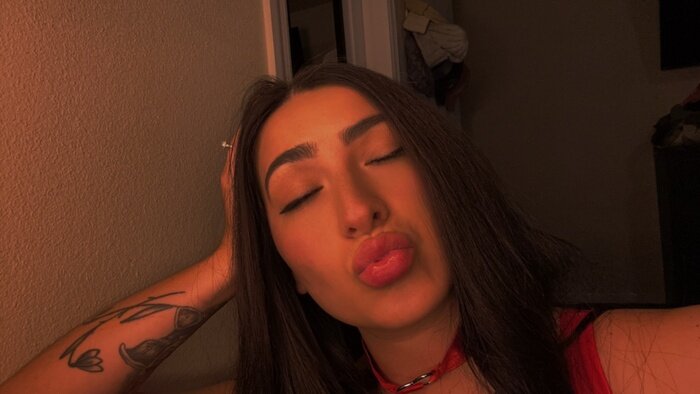 Hotwifeevelyn (@hotwifeevelyn), OnlyFans creator