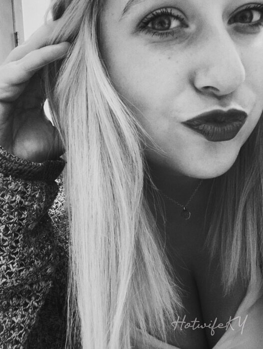 Hotwifekyvip (@hotwifekyvip), OnlyFans creator