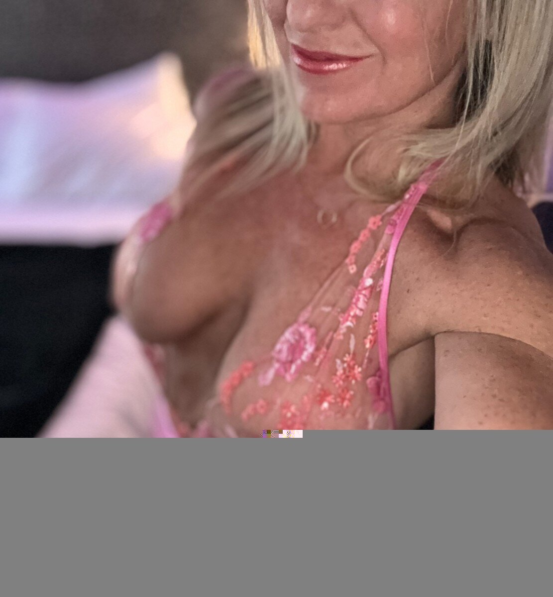 Hotwifeundercover (@hotwifeundercover), OnlyFans creator