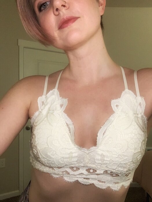 Housewifegingerfree (@housewifegingerfree), OnlyFans creator