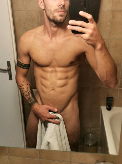 Hratosioo (@hratosioo), OnlyFans creator