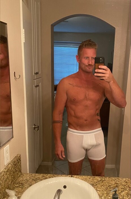Hungdaddy (@hung-daddy), OnlyFans creator