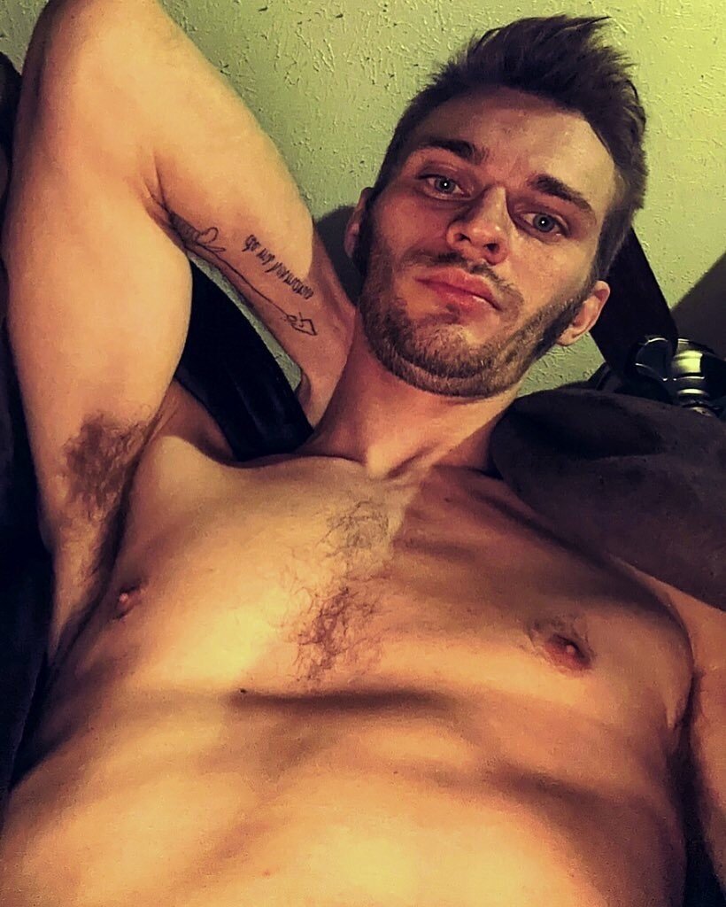 Hungcubano77 (@hungcubano77), OnlyFans creator