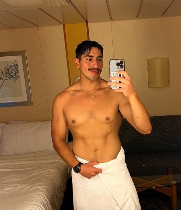 Hungnextdoorbullvip (@hungnextdoorbullvip), OnlyFans creator