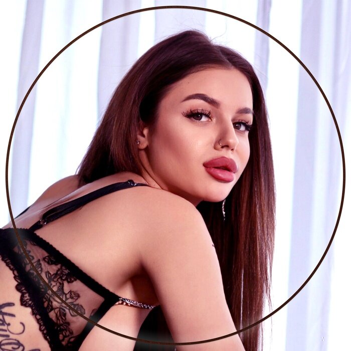 Hunnybunnychrissy (@hunnybunnychrissy), OnlyFans creator