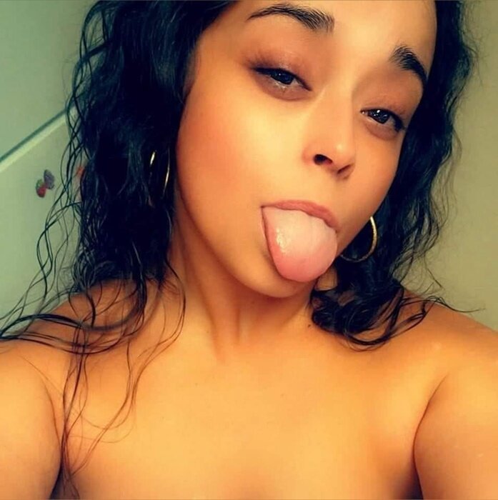 Hurricanemommyfree (@hurricanemommyfree), OnlyFans creator