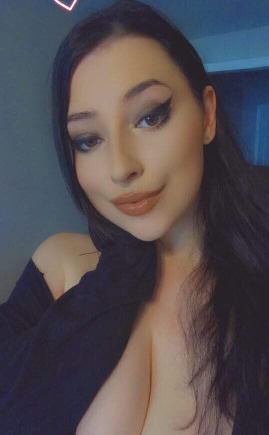Hxlloweenqueen (@hxlloweenqueen), OnlyFans creator